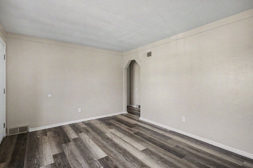 Building Photo - 7030 Emma Ave