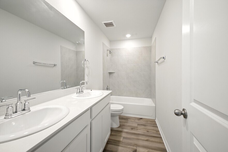 Building Photo - 104 Capella Way