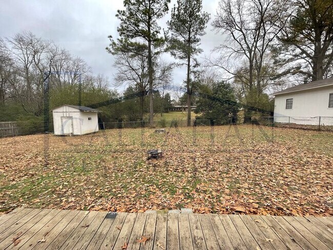 Building Photo - 313 Parkdale Rd