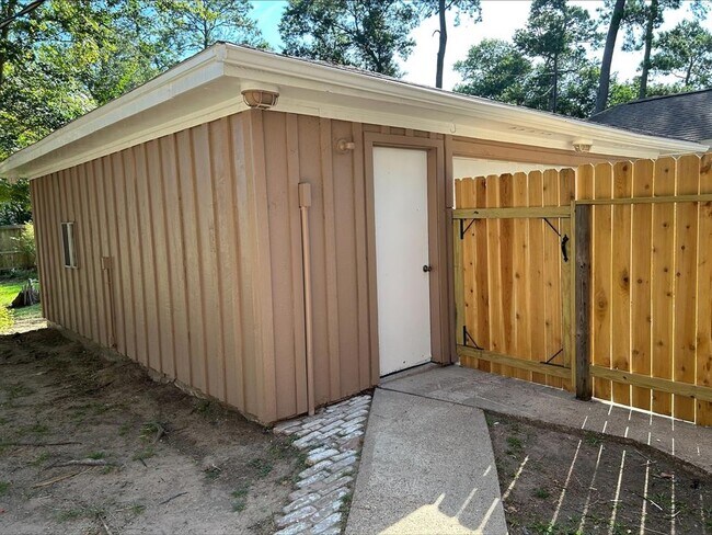 Building Photo - 214 Shenandoah Dr