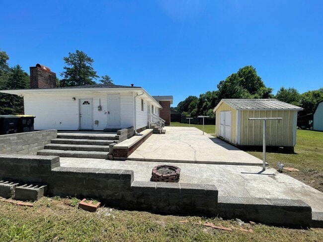 Building Photo - 51 Lyons Dr NW