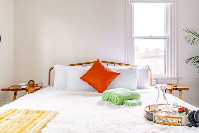 Building Photo - 241 W Water St