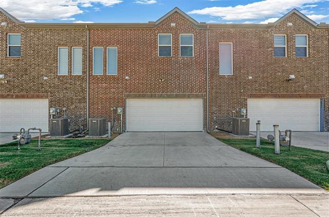 Building Photo - 6059 Rivendell Dr