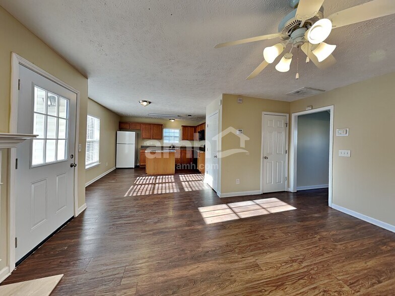 Building Photo - 1361 E Nir Shreibman