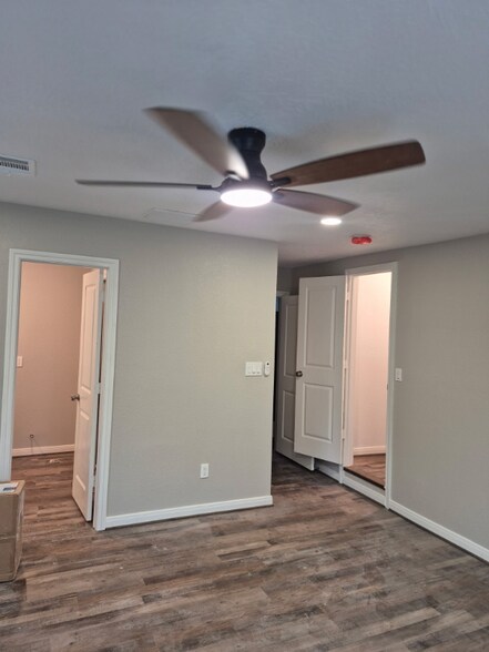 Building Photo - 2948 Elm Rd