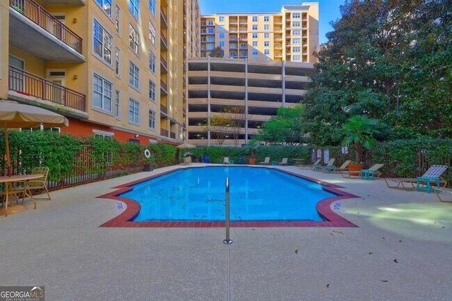 Building Photo - 1101 Juniper St NE