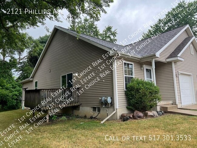 Building Photo - 2121 Phillips Ave