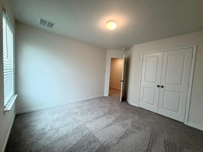 Building Photo - 7919 Mariposa Mnr
