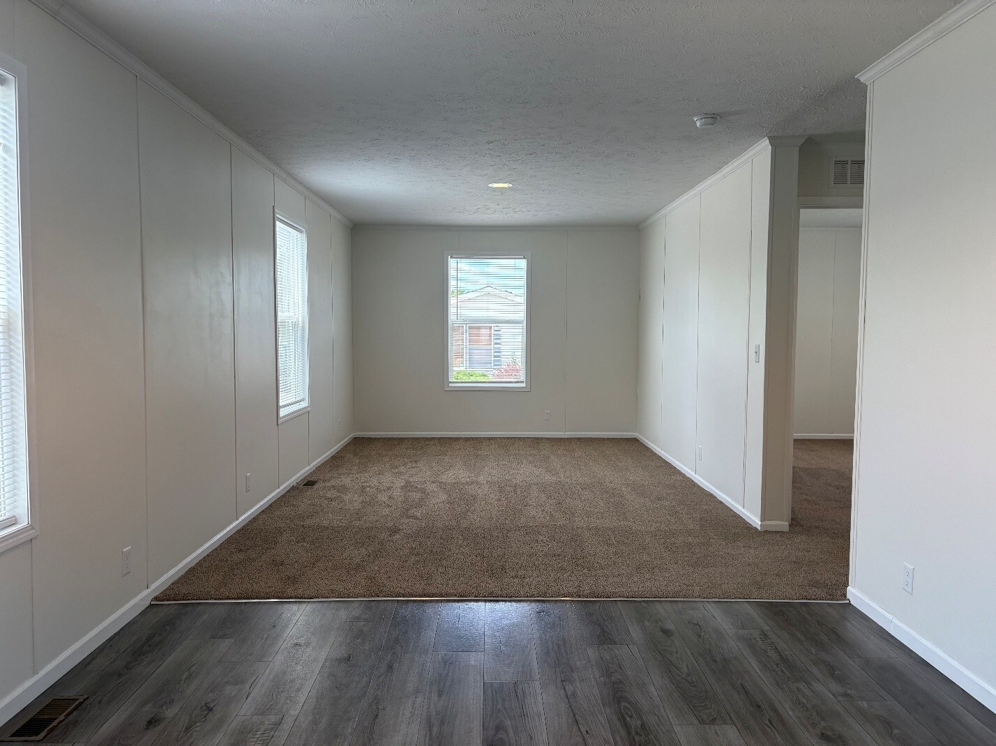 Building Photo - 317 Autumn Park Dr