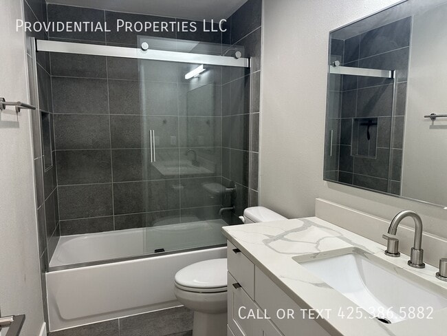 Building Photo - 10521 NE 139th St