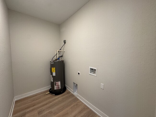 Building Photo - 2022 Dorion St
