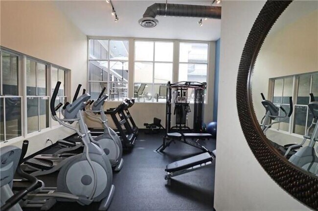 Building Photo - 384 Ralph McGill Blvd NE