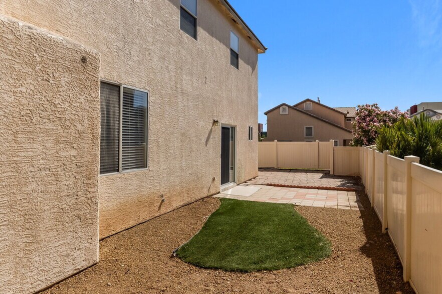 Building Photo - 6855 Relic St