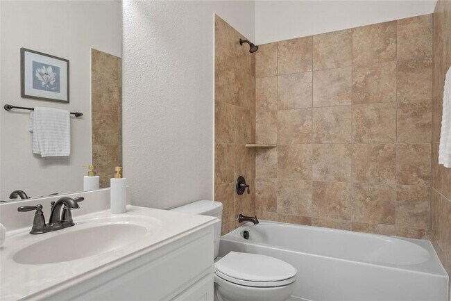 Building Photo - 2820 Annandale Dr