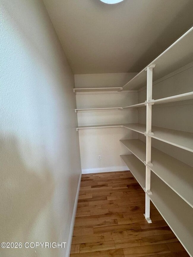 Building Photo - Stunning home in Goldenview