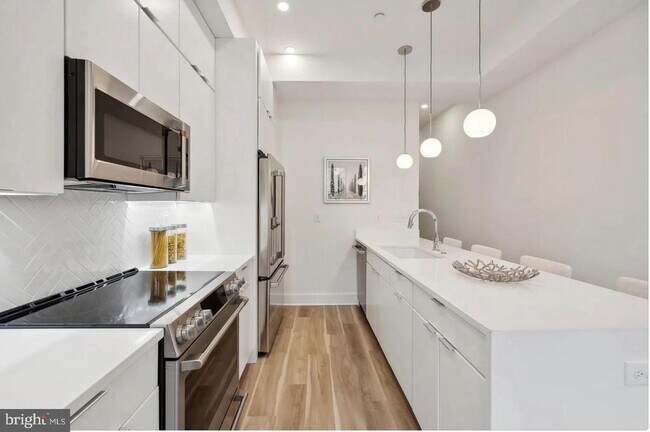 Building Photo - 2015 13th St NW