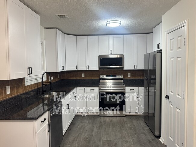 Building Photo - 1215 Palmer Dr