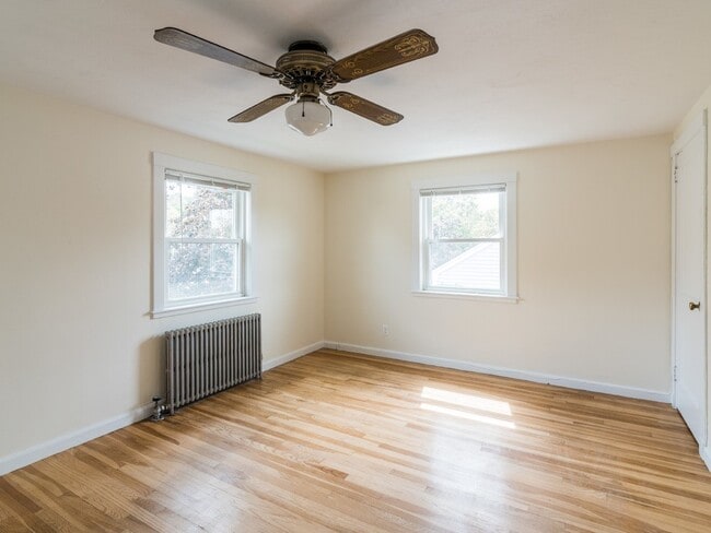 Building Photo - 21 York Ave