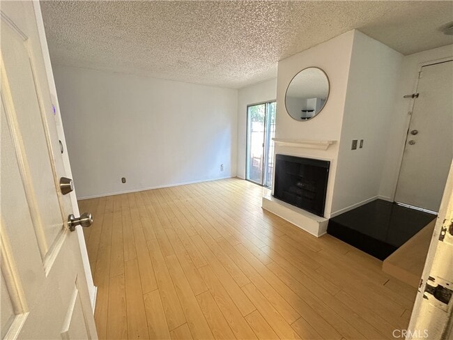 Building Photo - 9336 Van Nuys Blvd