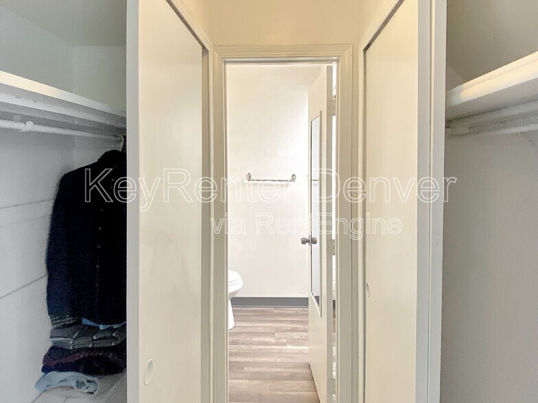 Building Photo - 17053 E Tennessee Dr