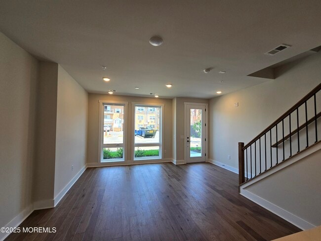 Building Photo - 1403 Kingsley St