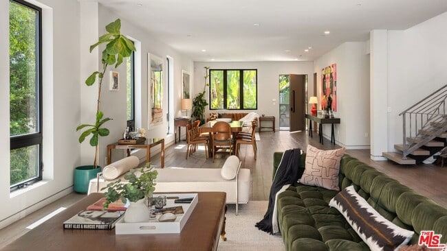 Building Photo - 1724 N Sierra Bonita Ave