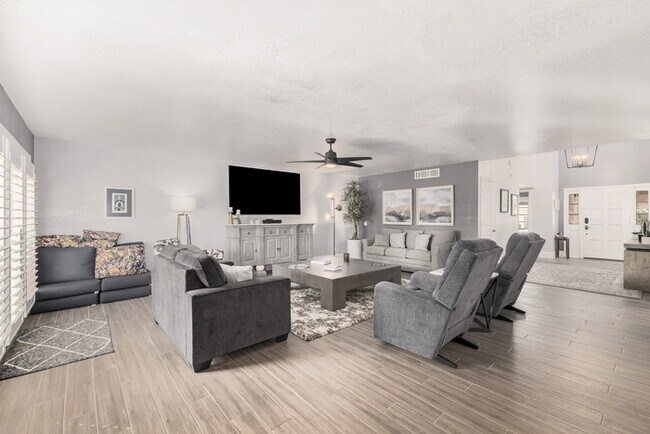 Building Photo - Total remodel in Santa Fe in McCormick Ranch