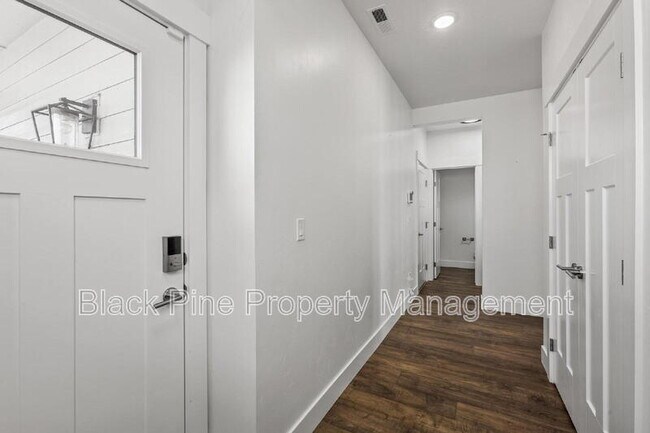 Building Photo - 7184 W Riverwood St