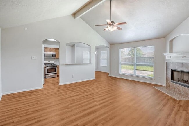 Building Photo - 1526 Rogers Lake Ln