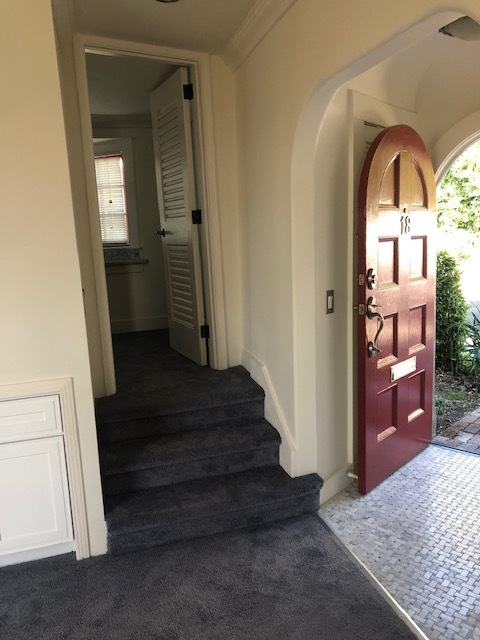 steps up to north bedroom - 18 Panoramic Way