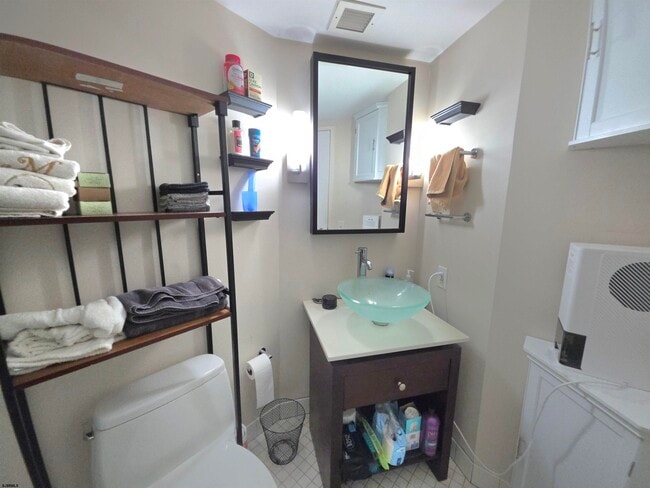 Building Photo - 526 Pacific Ave