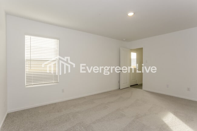 Building Photo - 537 Waymaker Wy