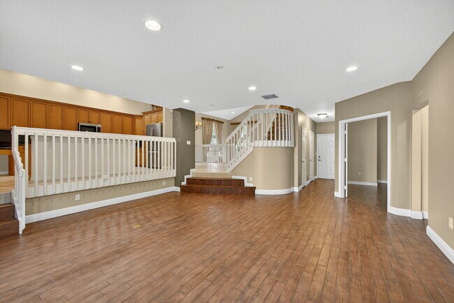 Building Photo - 8933 Alexandra Cir
