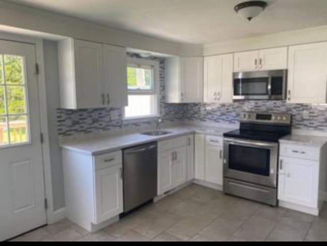 Building Photo - 278 Ware St