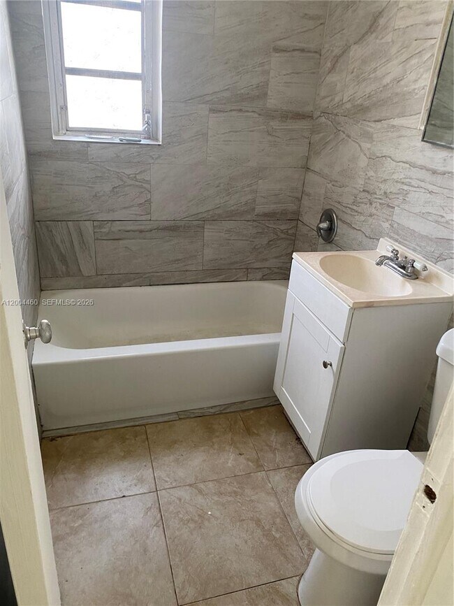 Building Photo - 1070 NW 147th St