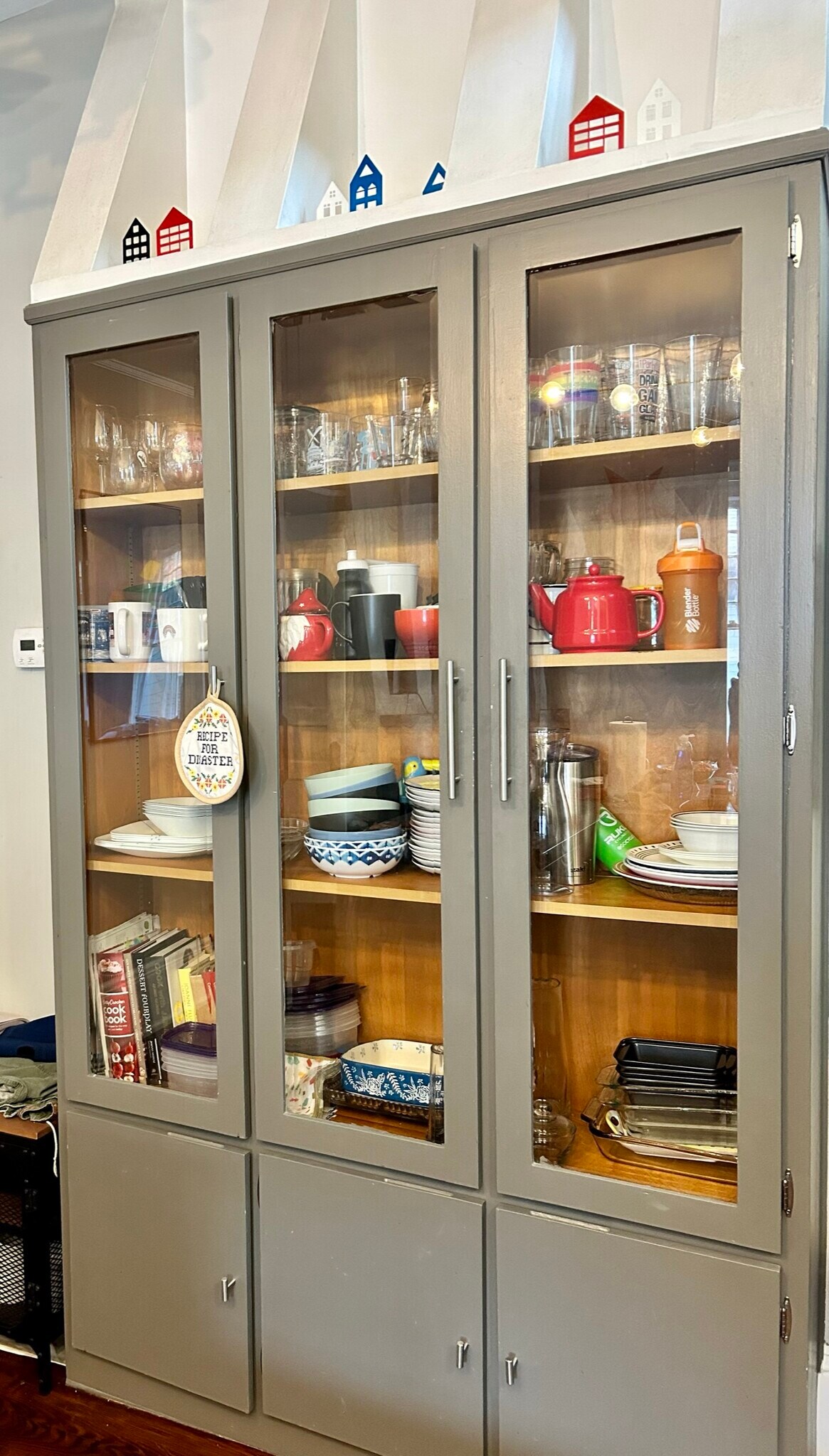 Kitchen - 317 4th St NE