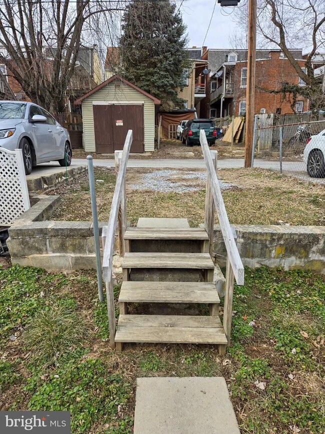 Building Photo - 2 Bedroom 1 Bathroom in York!