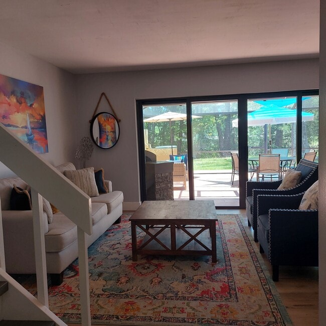Building Photo - 3871 Alcantara Ave