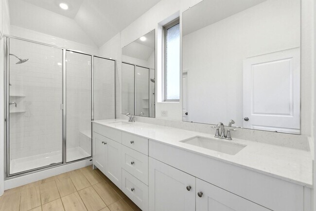 Building Photo - 3057 Pensacola Dr