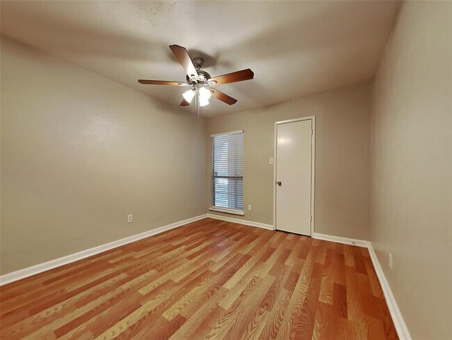 Building Photo - 7311 Thicket Trail Dr