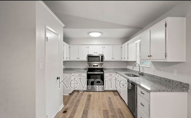 Building Photo - 6600 Woodcock Cir