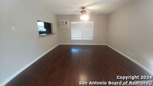 Building Photo - 223 Brettonwood Dr