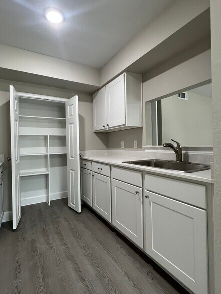 Building Photo - 3305 Red Bluff Rd