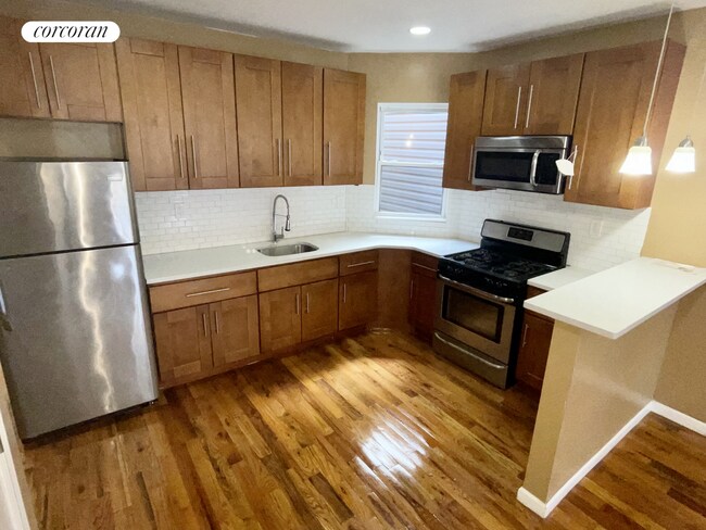 Primary Photo - 1381 Clay Ave
