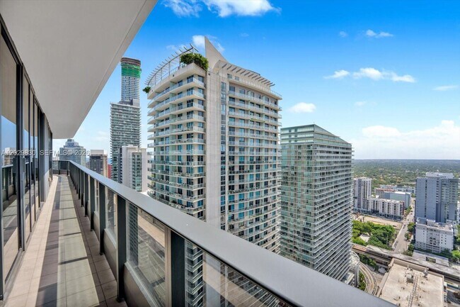 Building Photo - 1000 Brickell Plaza