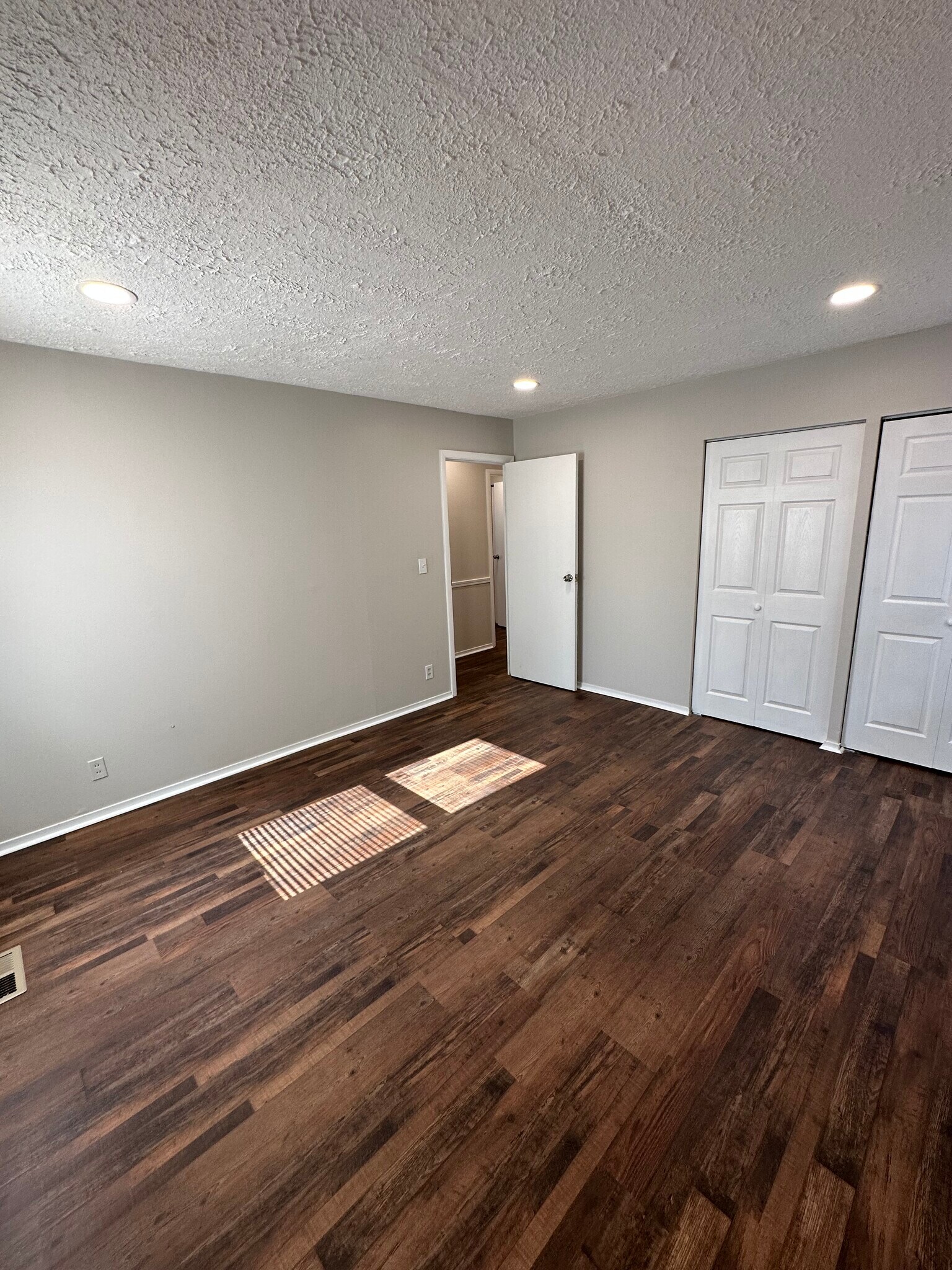 Building Photo - 8101 Shibler Dr