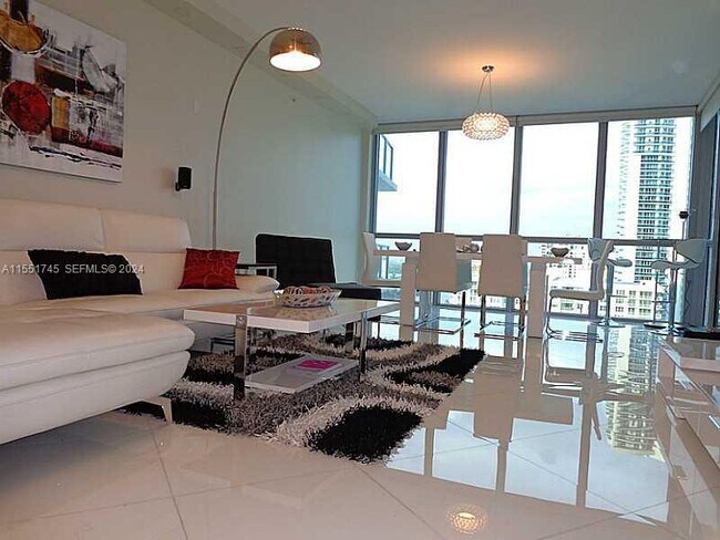 Building Photo - 3101 S Ocean Dr