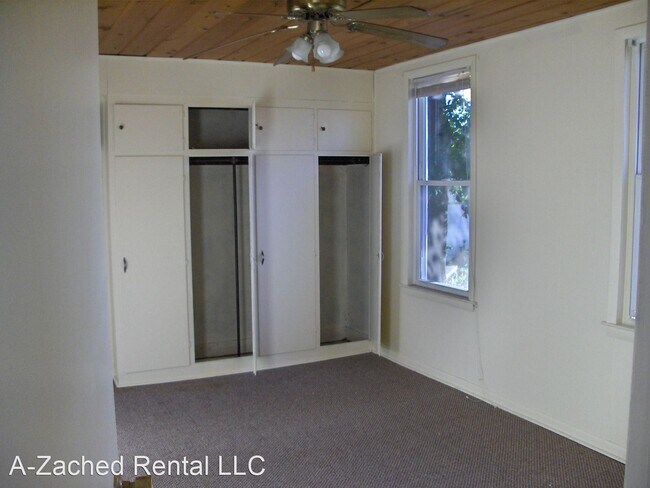 Building Photo - 3 br, 1 bath House - 741 W Lawrence Street