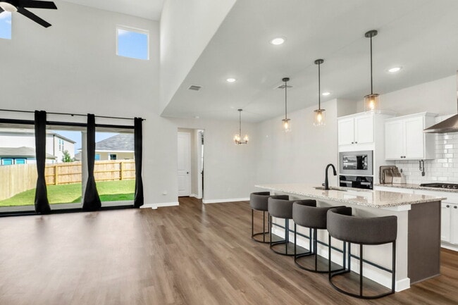 Building Photo - 8730 Thyme Mdw