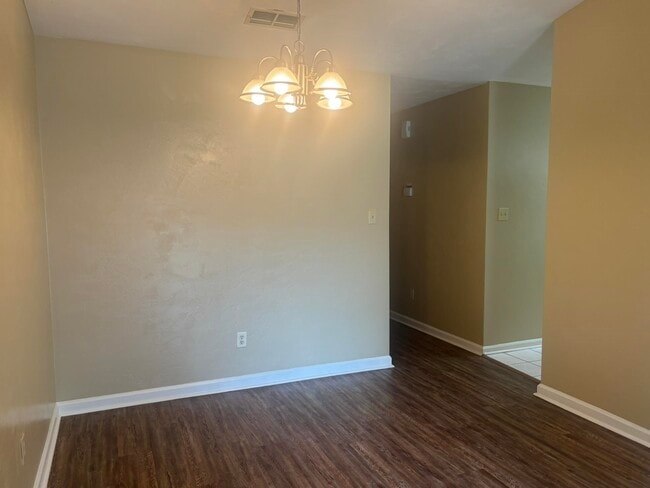 Building Photo - 447 Richview Park Cir W